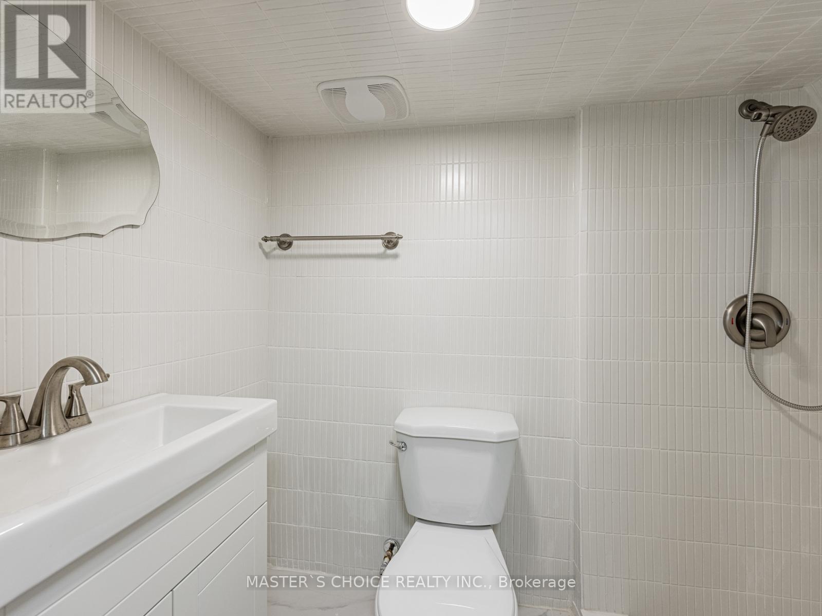 127 Highfield Road, Toronto, Ontario  M4L 2T9 - Photo 12 - E12436760