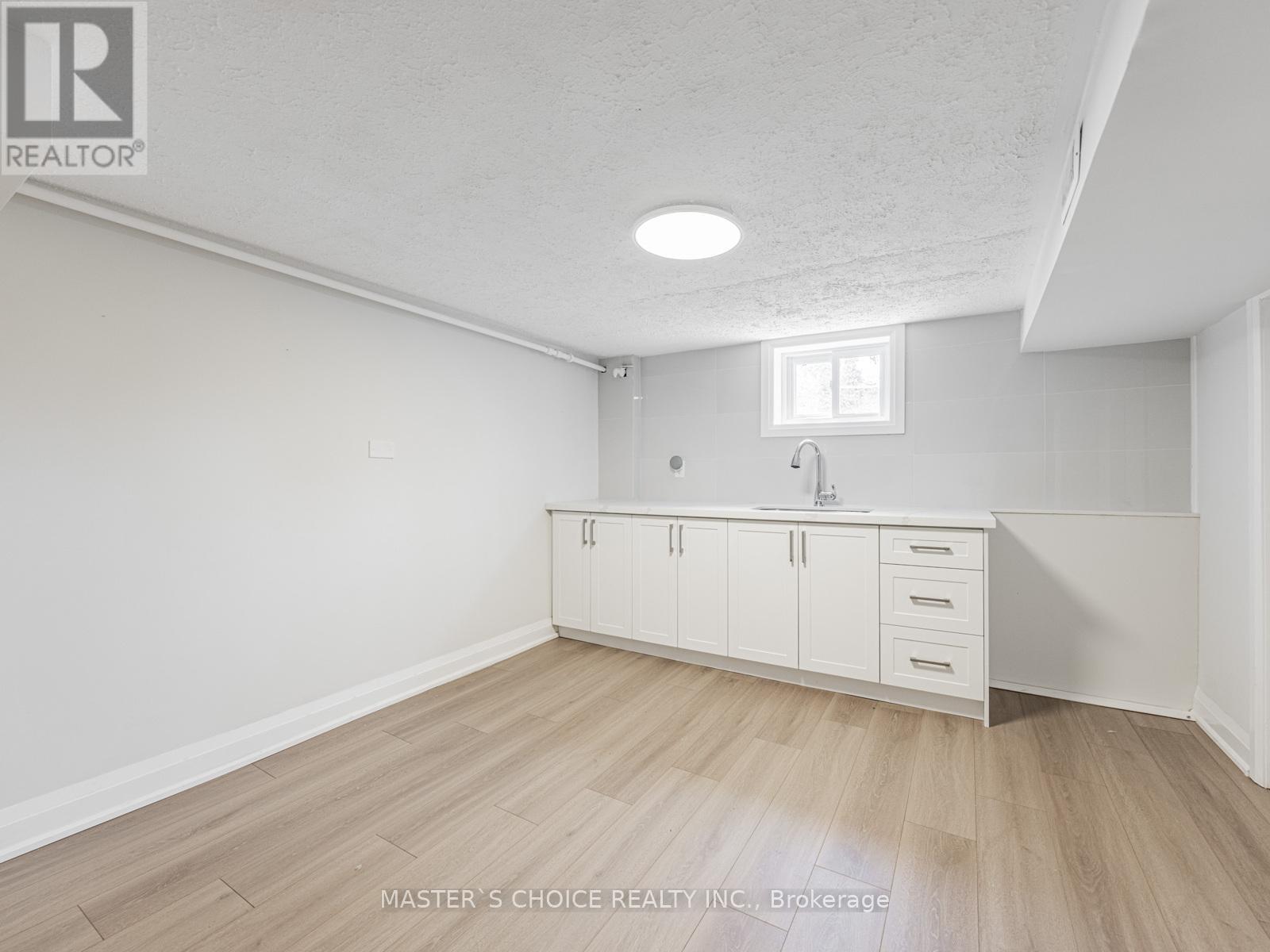 127 Highfield Road, Toronto, Ontario  M4L 2T9 - Photo 14 - E12436760