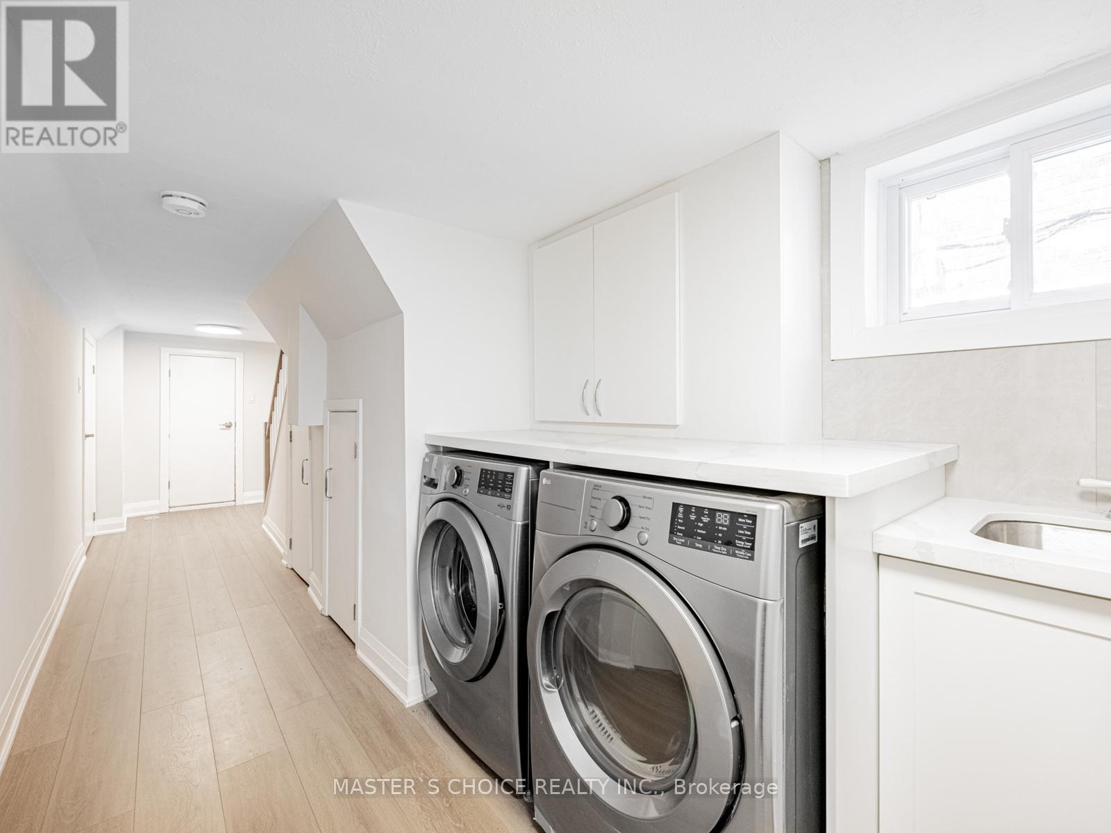 127 Highfield Road, Toronto, Ontario  M4L 2T9 - Photo 17 - E12436760