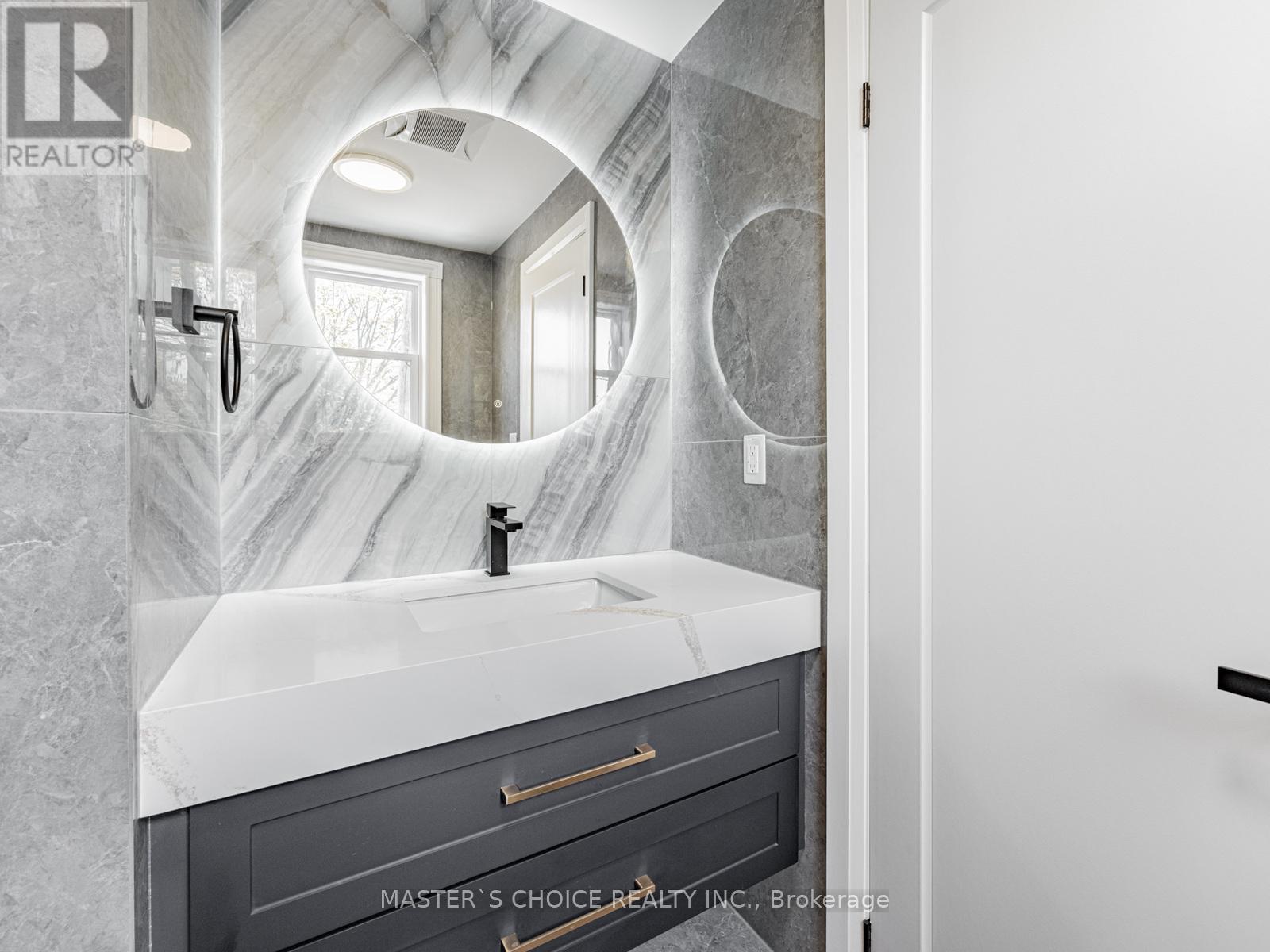 127 Highfield Road, Toronto, Ontario  M4L 2T9 - Photo 22 - E12436760