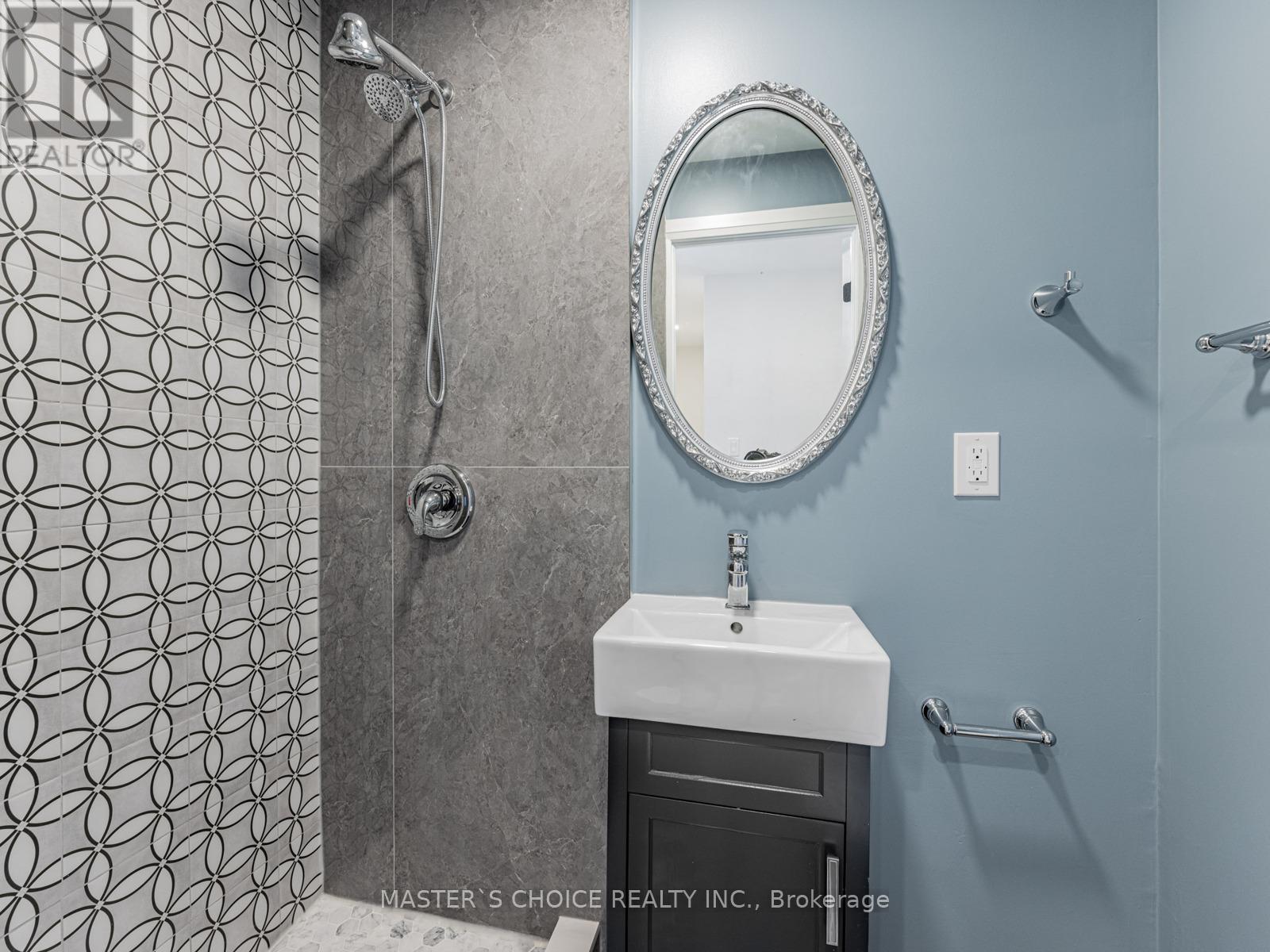 127 Highfield Road, Toronto, Ontario  M4L 2T9 - Photo 27 - E12436760