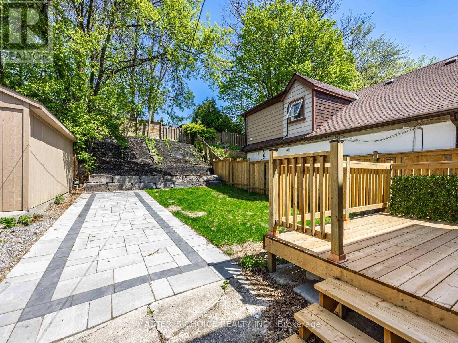 127 Highfield Road, Toronto, Ontario  M4L 2T9 - Photo 28 - E12436760