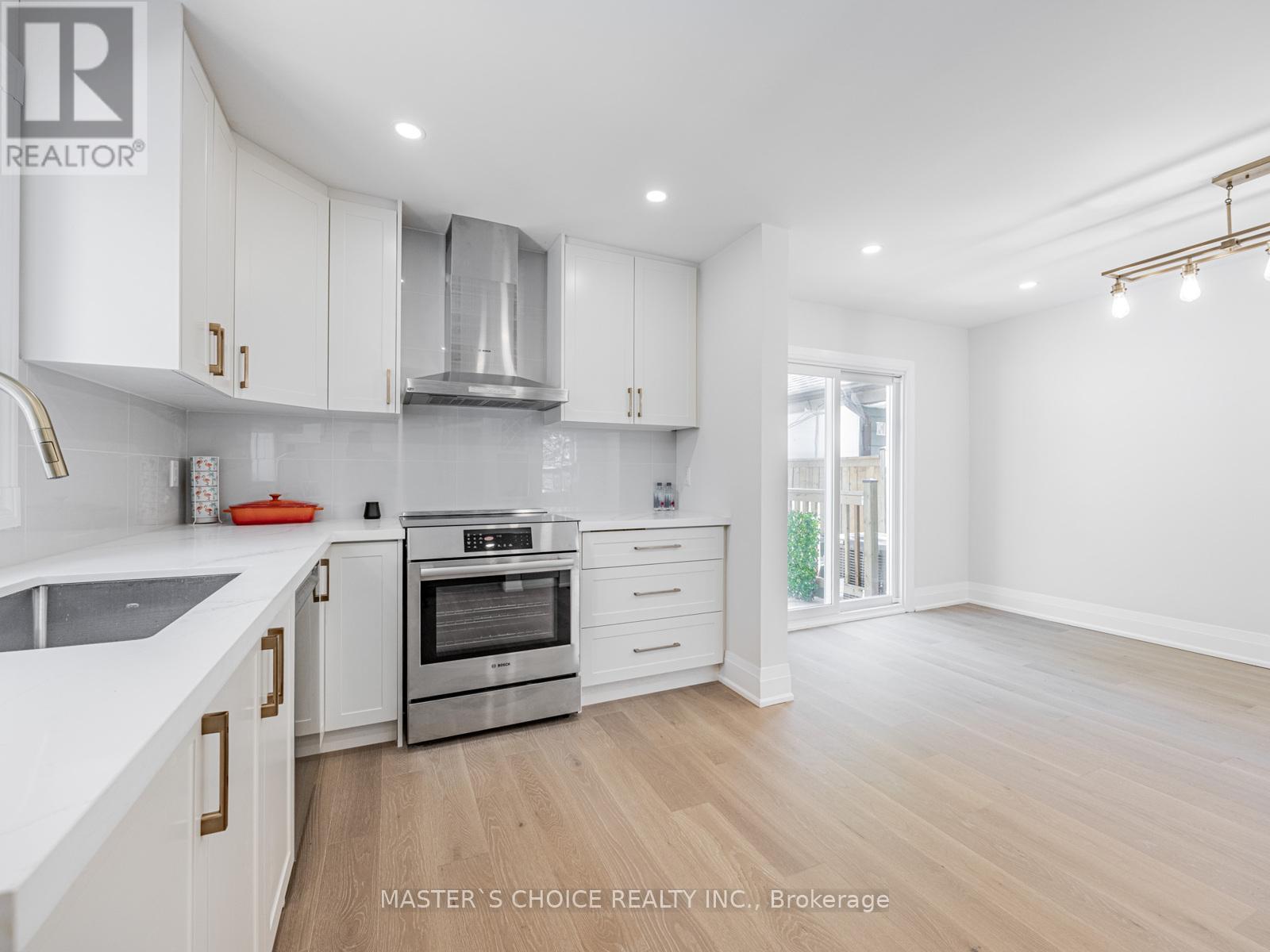 127 Highfield Road, Toronto, Ontario  M4L 2T9 - Photo 3 - E12436760