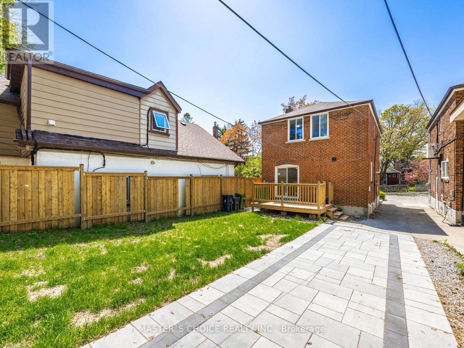127 Highfield Road, Toronto, Ontario  M4L 2T9 - Photo 30 - E12436760