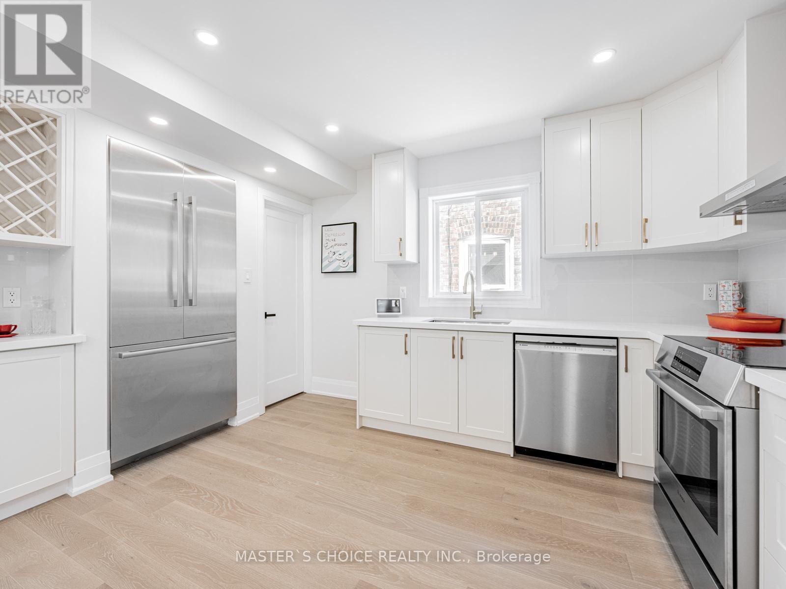 127 Highfield Road, Toronto, Ontario  M4L 2T9 - Photo 4 - E12436760