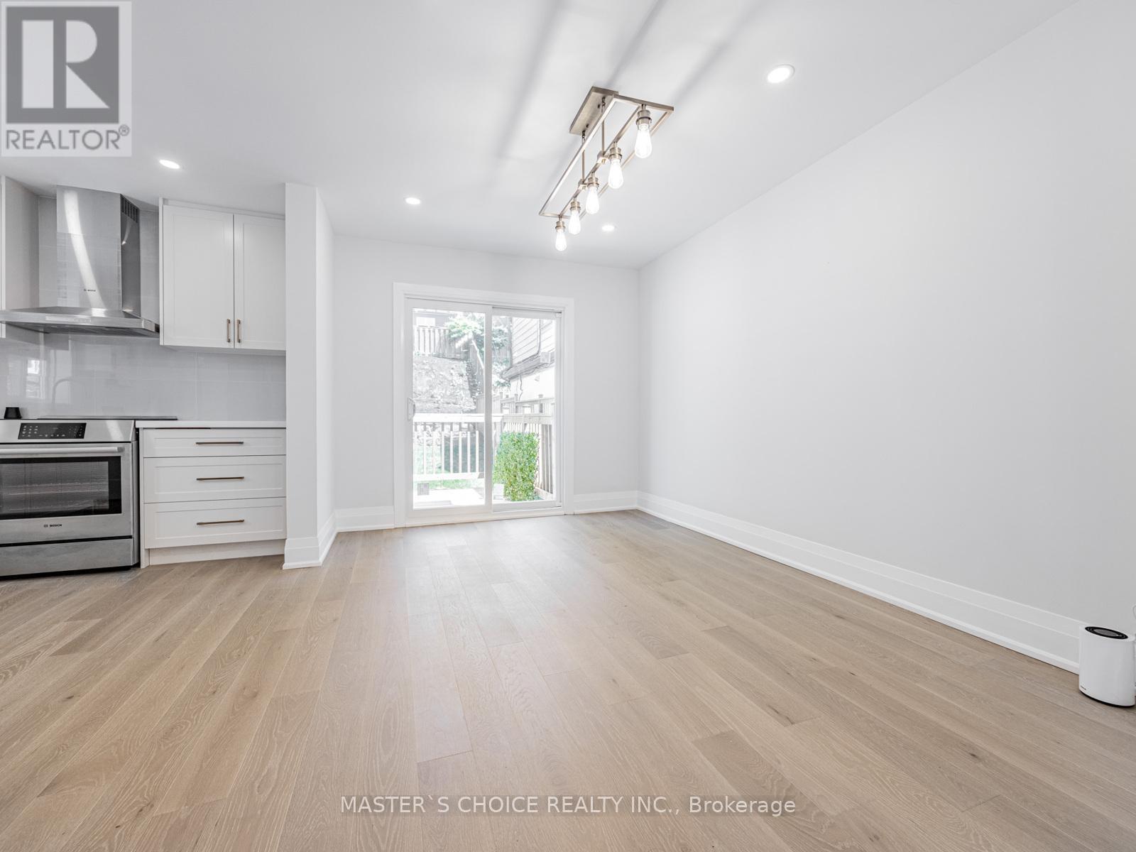 127 Highfield Road, Toronto, Ontario  M4L 2T9 - Photo 5 - E12436760
