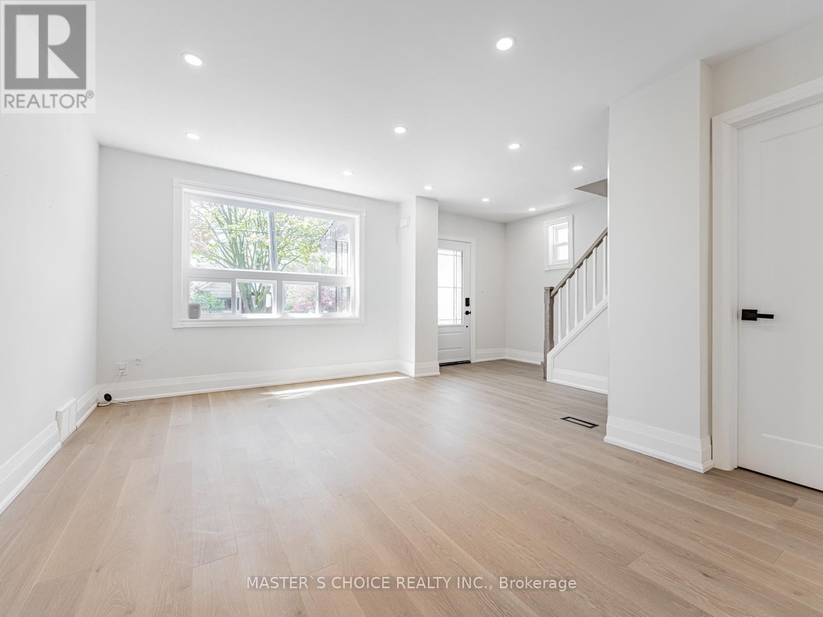 127 Highfield Road, Toronto, Ontario  M4L 2T9 - Photo 8 - E12436760