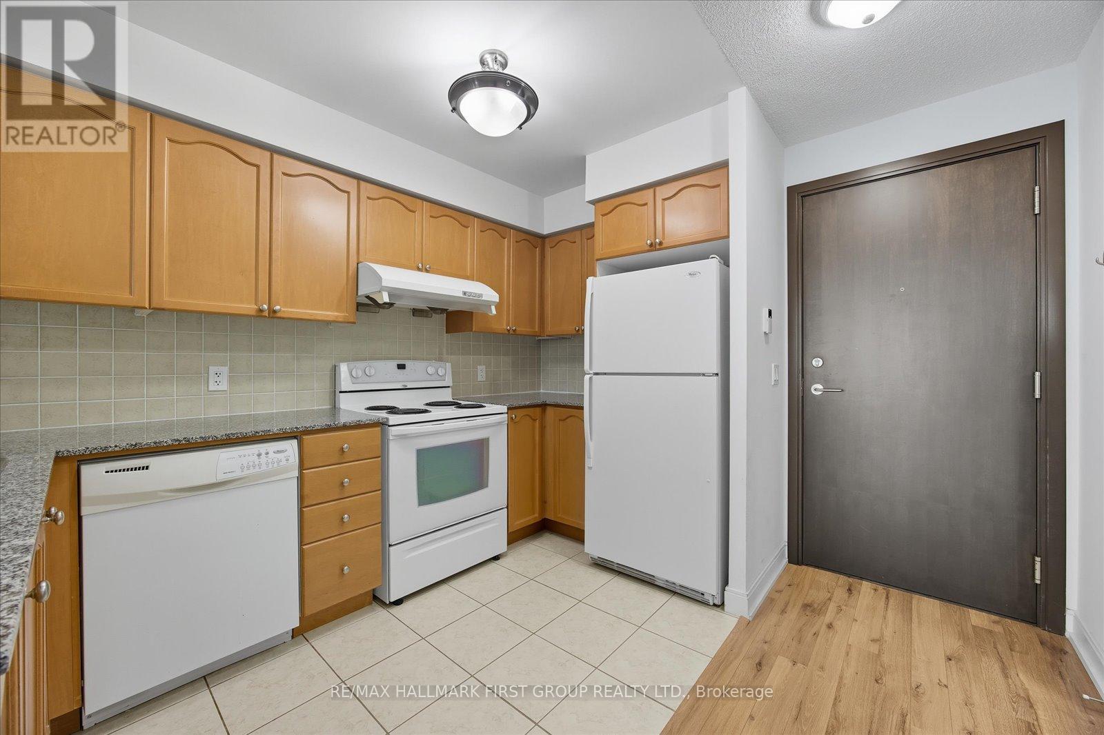 1015 - 238 Bonis Avenue, Toronto, Ontario  M1T 3W7 - Photo 4 - E12436801