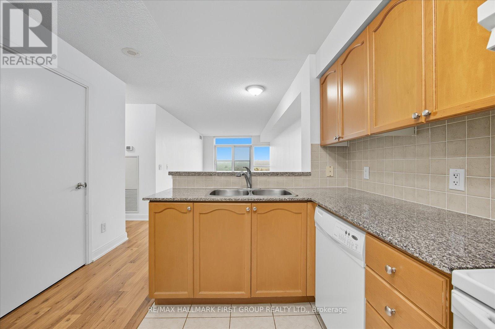 1015 - 238 Bonis Avenue, Toronto, Ontario  M1T 3W7 - Photo 6 - E12436801