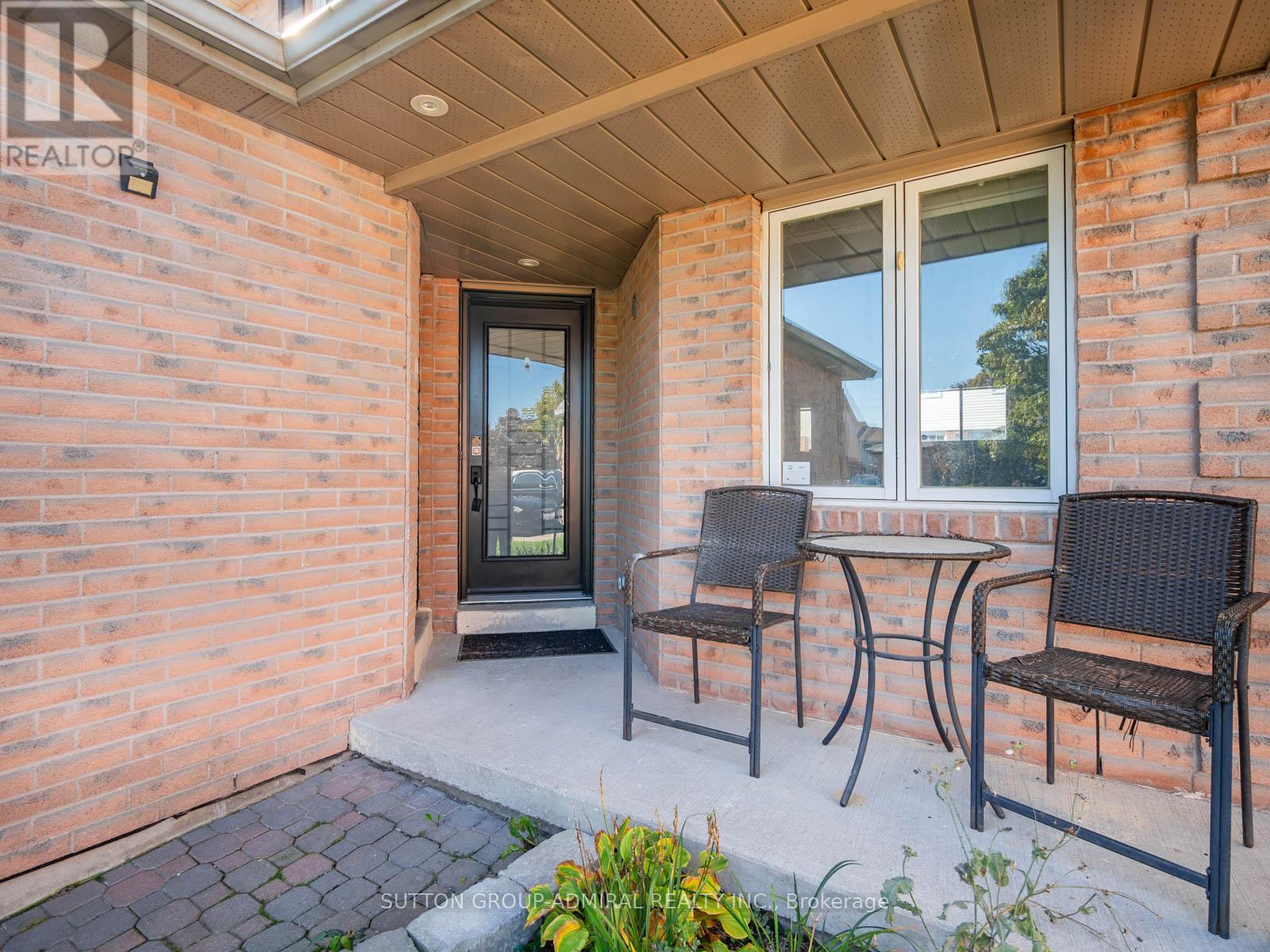93 Mcmann Crescent, Clarington, Ontario  L1E 2W9 - Photo 2 - E12436952