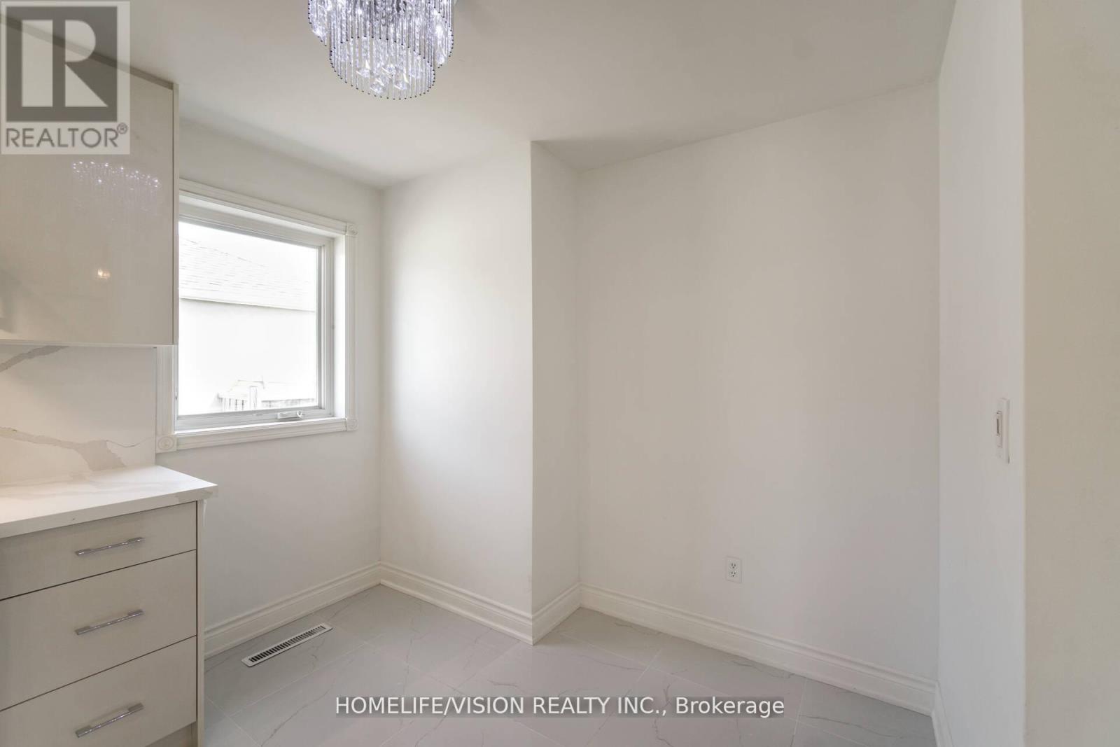 5 Orlando Boulevard, Toronto, Ontario  M1R 3N5 - Photo 1 - E12436955
