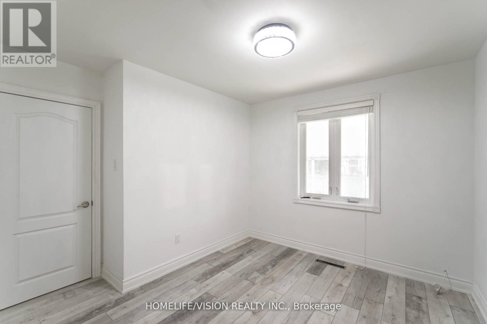 5 Orlando Boulevard, Toronto, Ontario  M1R 3N5 - Photo 10 - E12436955