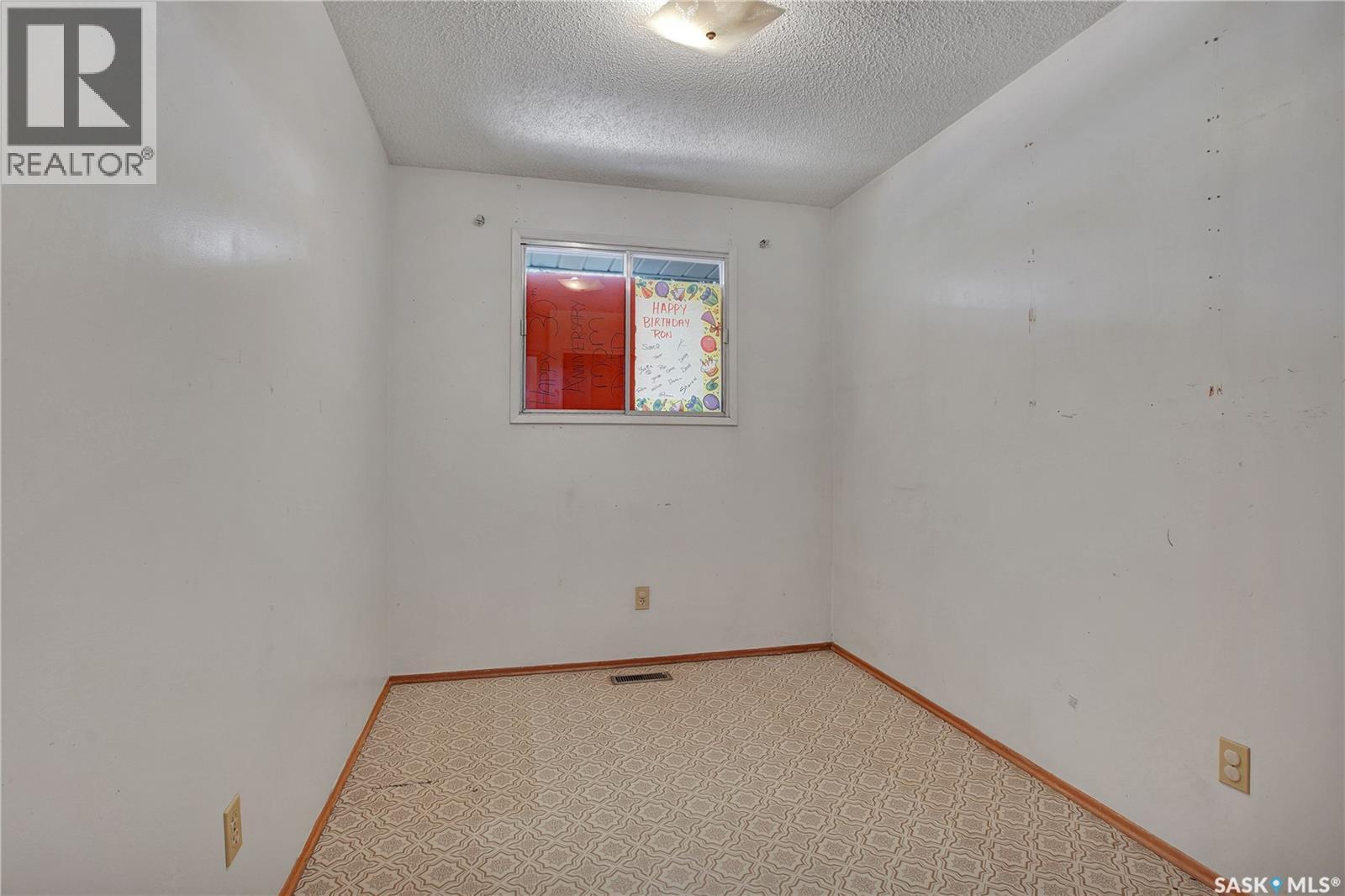 322 Brock Crescent, Saskatoon, Saskatchewan  S7H 4N5 - Photo 8 - SK019750