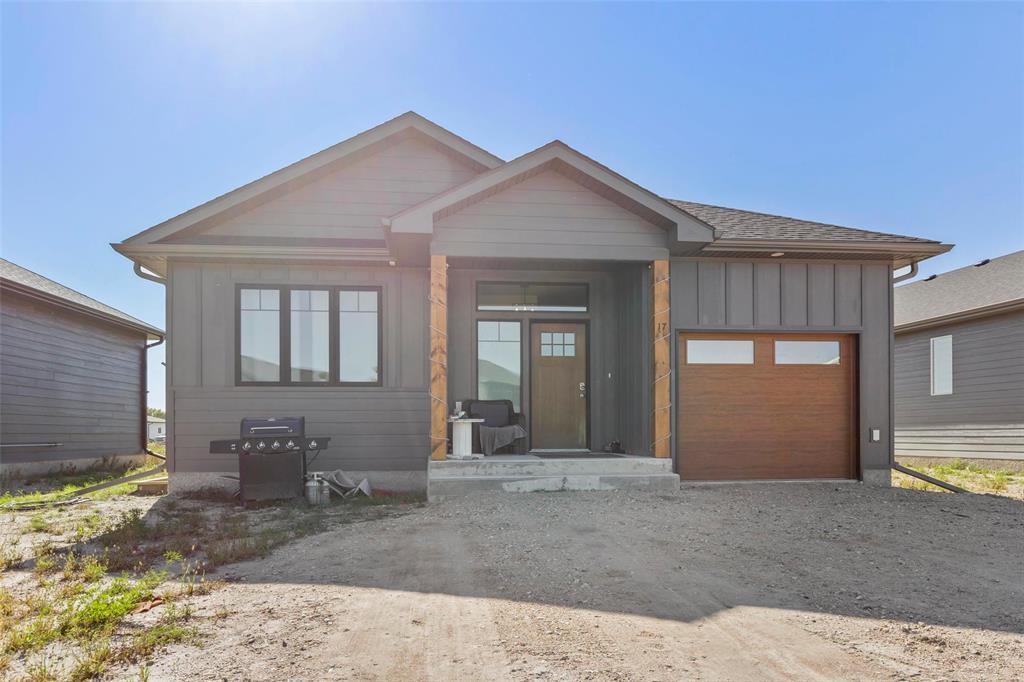 17 Sherwood Place, Grunthal, Manitoba  R0A 0R0 - Photo 0 - 202525236