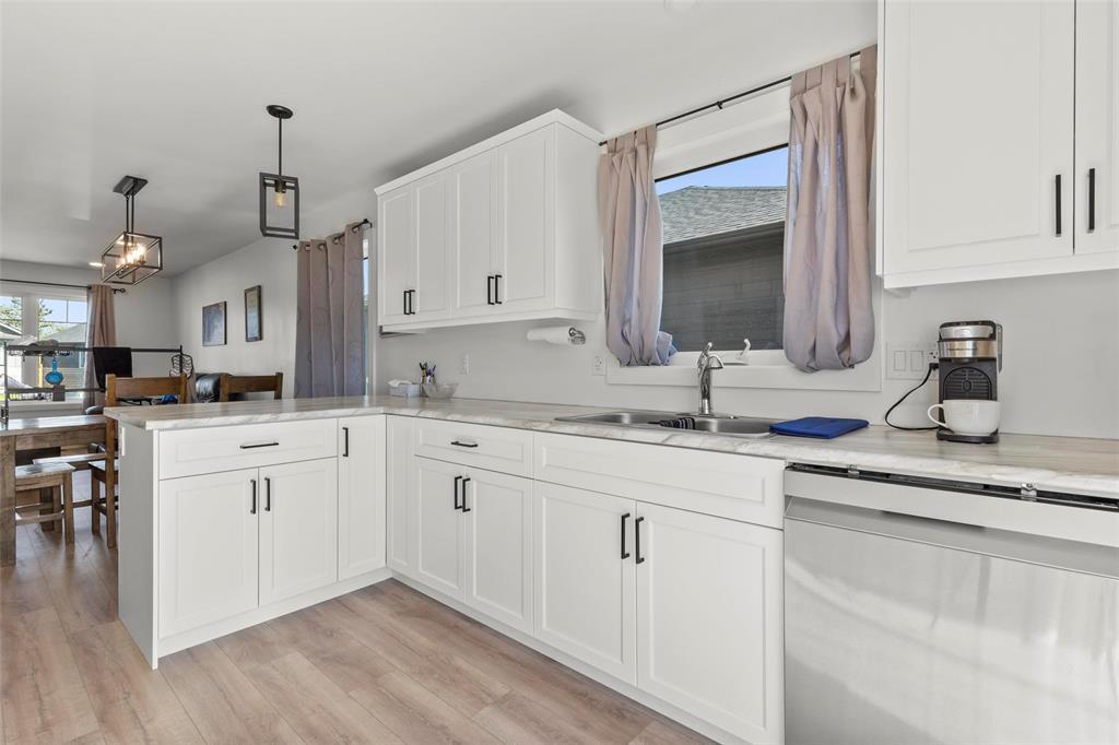 17 Sherwood Place, Grunthal, Manitoba  R0A 0R0 - Photo 3 - 202525236