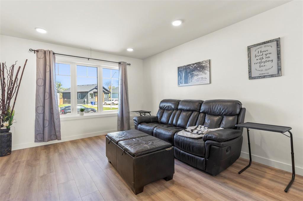 17 Sherwood Place, Grunthal, Manitoba  R0A 0R0 - Photo 6 - 202525236