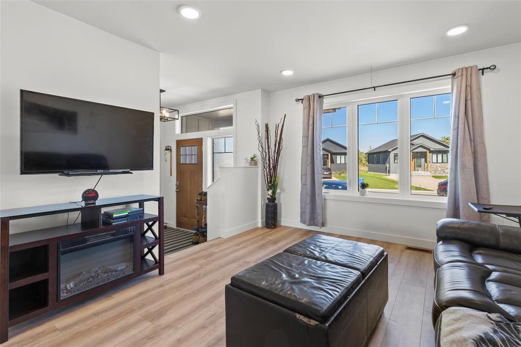 17 Sherwood Place, Grunthal, Manitoba  R0A 0R0 - Photo 7 - 202525236