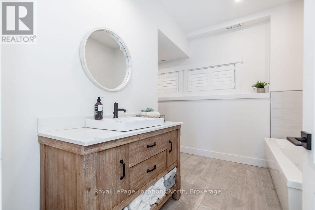 38 Lighthouse Lane E, Collingwood, Ontario  L9Y 5C8 - Photo 35 - S12437197