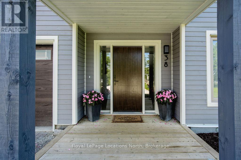 38 Lighthouse Lane E, Collingwood, Ontario  L9Y 5C8 - Photo 4 - S12437197