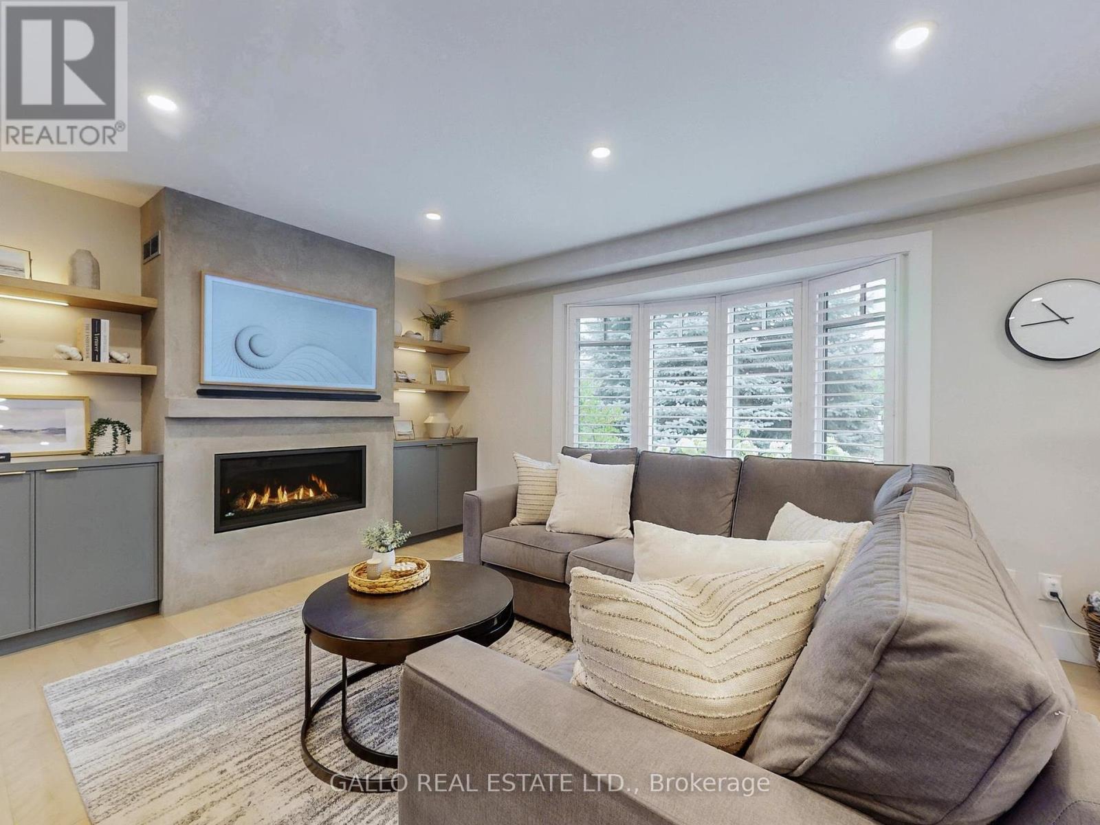 17 Sir Caradoc Place, Markham, Ontario  L3P 2X5 - Photo 3 - N12436730