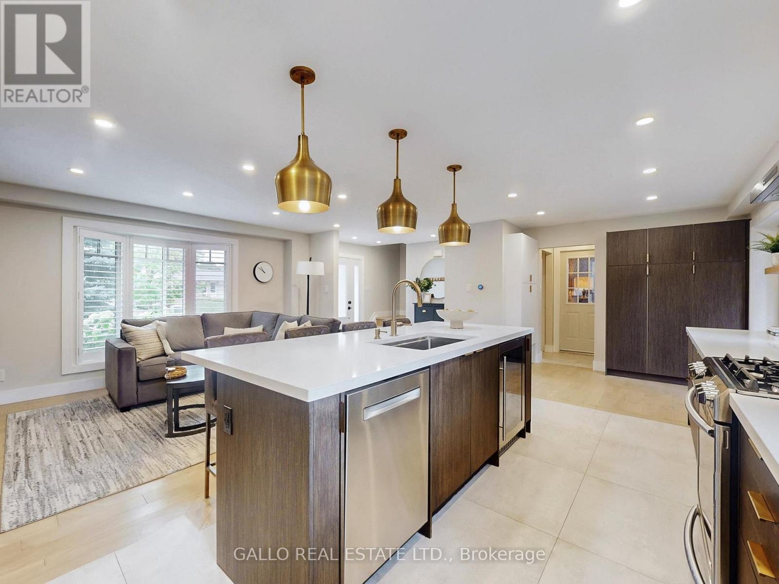 17 Sir Caradoc Place, Markham, Ontario  L3P 2X5 - Photo 6 - N12436730