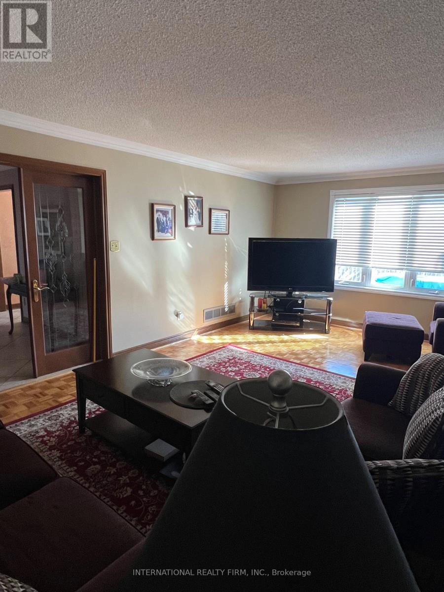 95 Dunstan Crescent, Vaughan, Ontario  L4L 3W5 - Photo 21 - N12436771