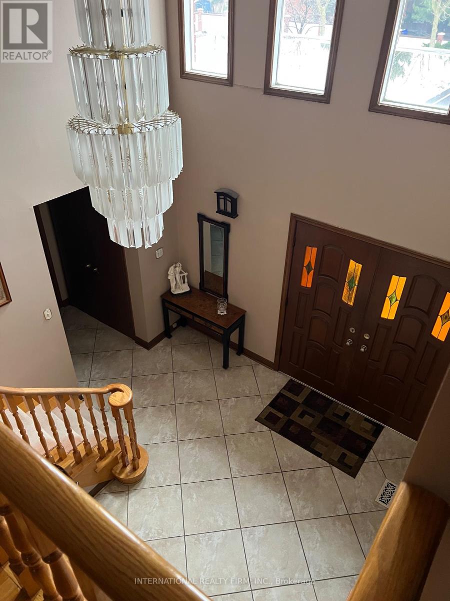 95 Dunstan Crescent, Vaughan, Ontario  L4L 3W5 - Photo 8 - N12436771