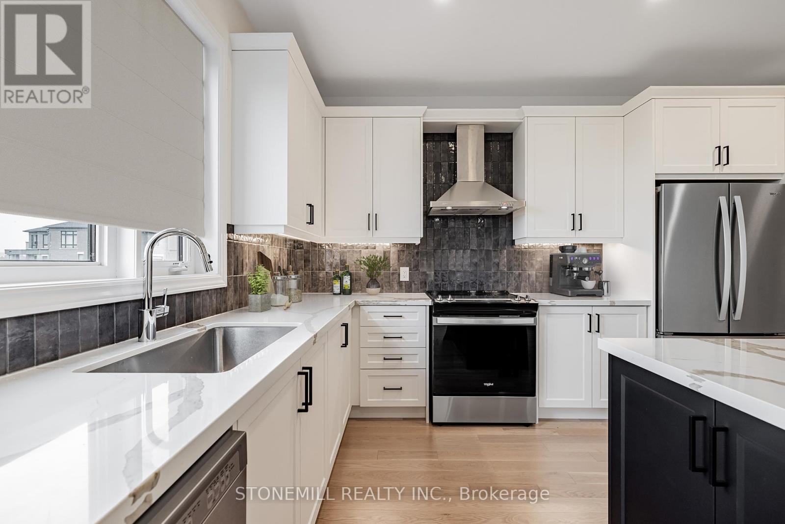 35 Edgar Avenue, Essa, Ontario  L3W 0A9 - Photo 5 - N12436784