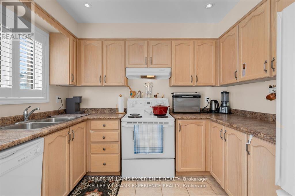 503 Simcoe Road, Bradford West Gwillimbury, Ontario  L3Z 3C4 - Photo 9 - N12436823