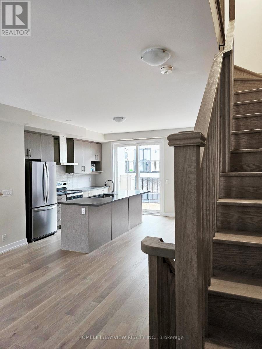 4 Guardhouse Crescent, Markham, Ontario  L6C 3J7 - Photo 5 - N12436825