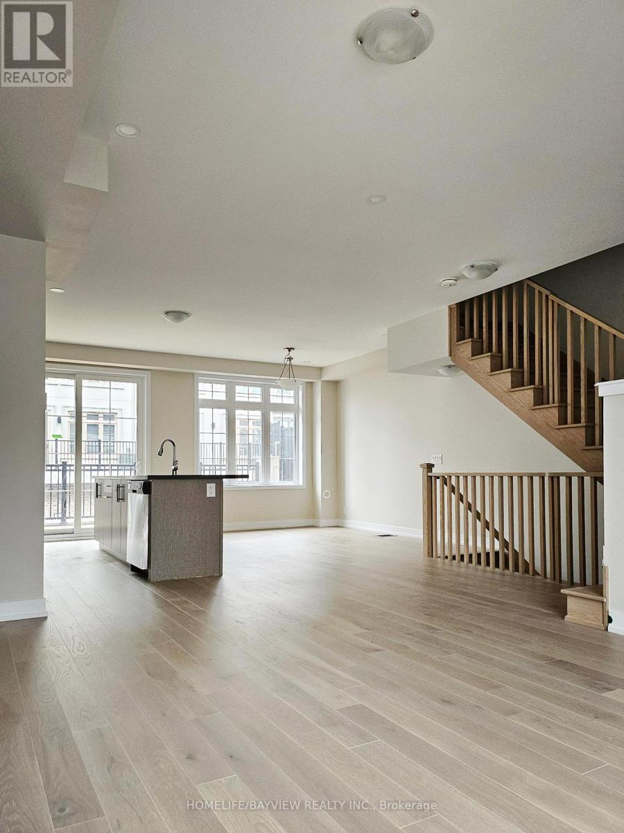 4 Guardhouse Crescent, Markham, Ontario  L6C 3J7 - Photo 6 - N12436825