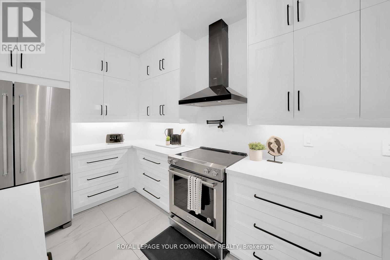 5 - 8032 Kipling Avenue, Vaughan, Ontario  L4L 2A1 - Photo 12 - N12436845