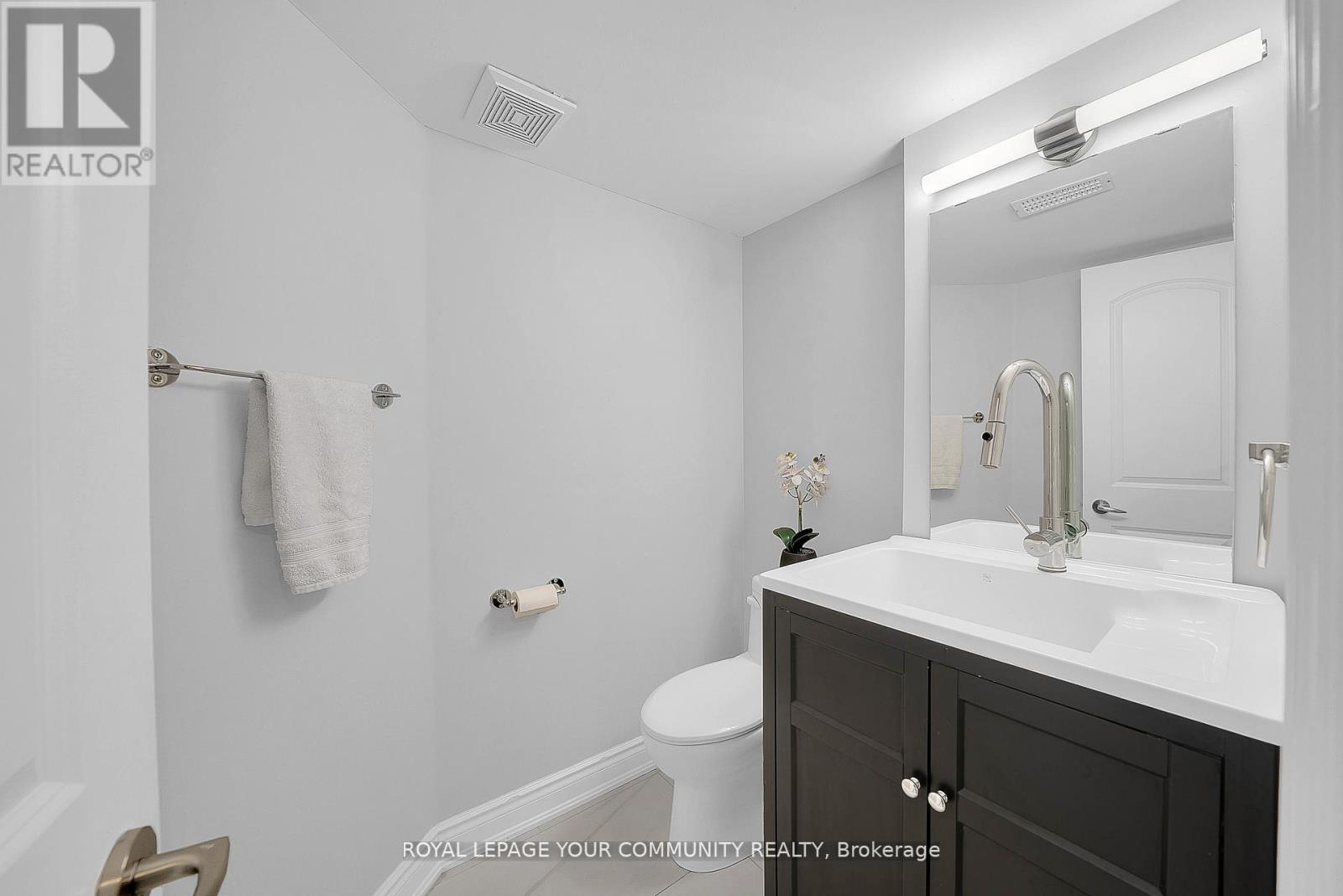 5 - 8032 Kipling Avenue, Vaughan, Ontario  L4L 2A1 - Photo 25 - N12436845