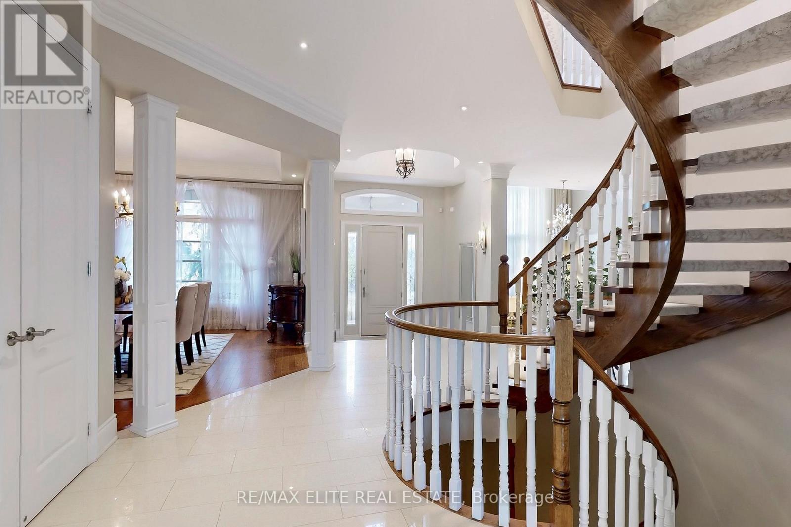 59 Carisbrooke Circle, Aurora, Ontario  L4G 0K4 - Photo 33 - N12436894
