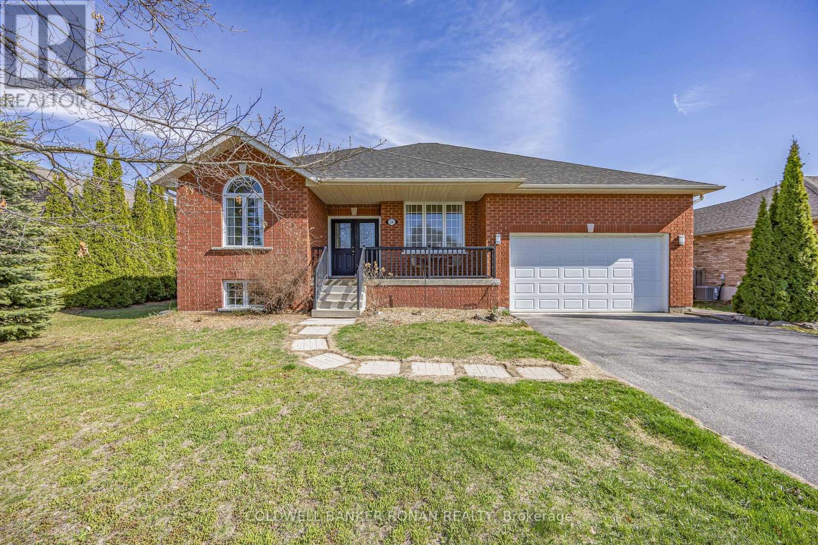 28 Dekker Street, Adjala-Tosorontio, Ontario  L0M 1J0 - Photo 2 - N12436897