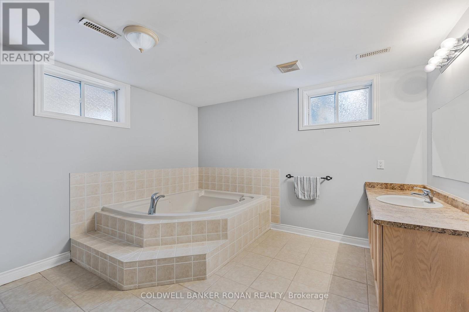 28 Dekker Street, Adjala-Tosorontio, Ontario  L0M 1J0 - Photo 29 - N12436897