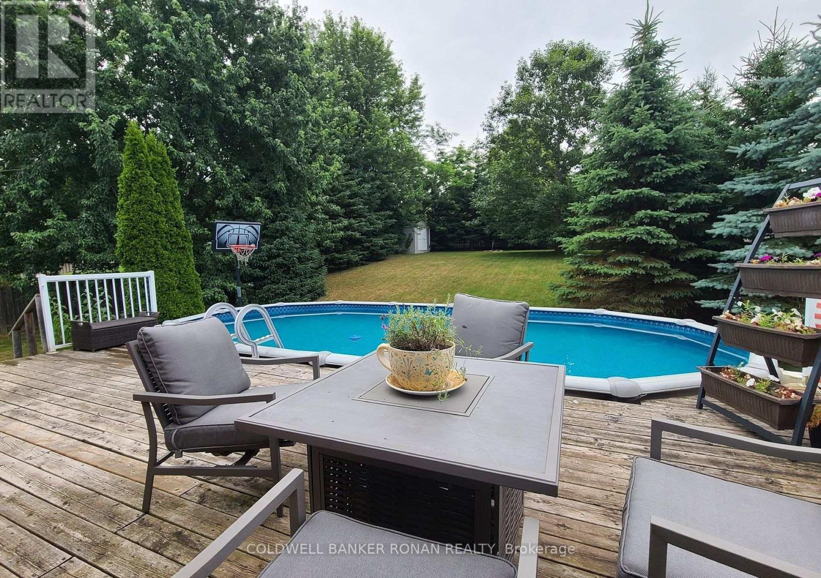 28 Dekker Street, Adjala-Tosorontio, Ontario  L0M 1J0 - Photo 32 - N12436897