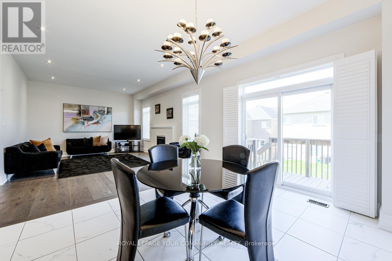 30 Tyndall Drive, Bradford West Gwillimbury, Ontario  L3Z 4G6 - Photo 13 - N12436905