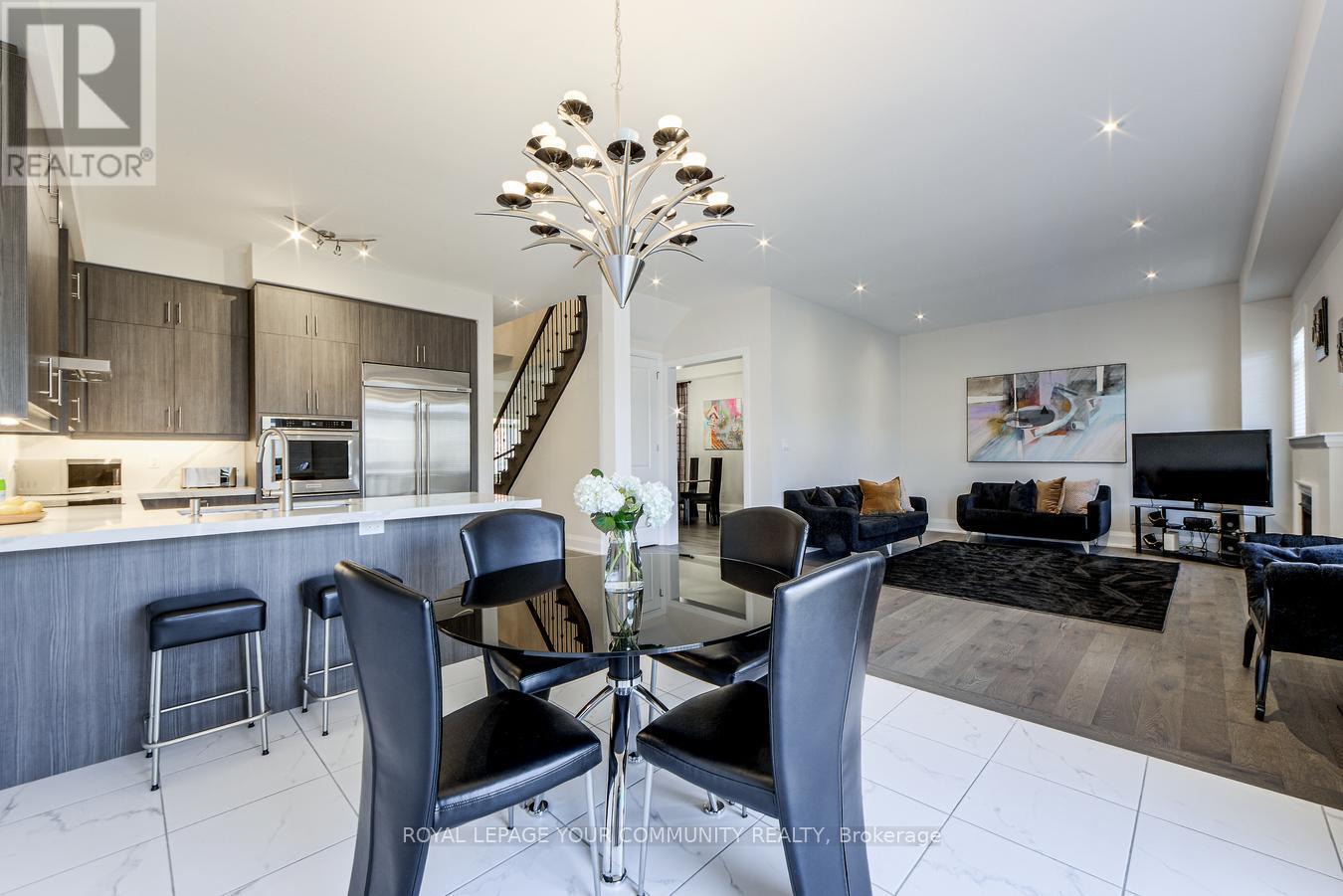 30 Tyndall Drive, Bradford West Gwillimbury, Ontario  L3Z 4G6 - Photo 14 - N12436905