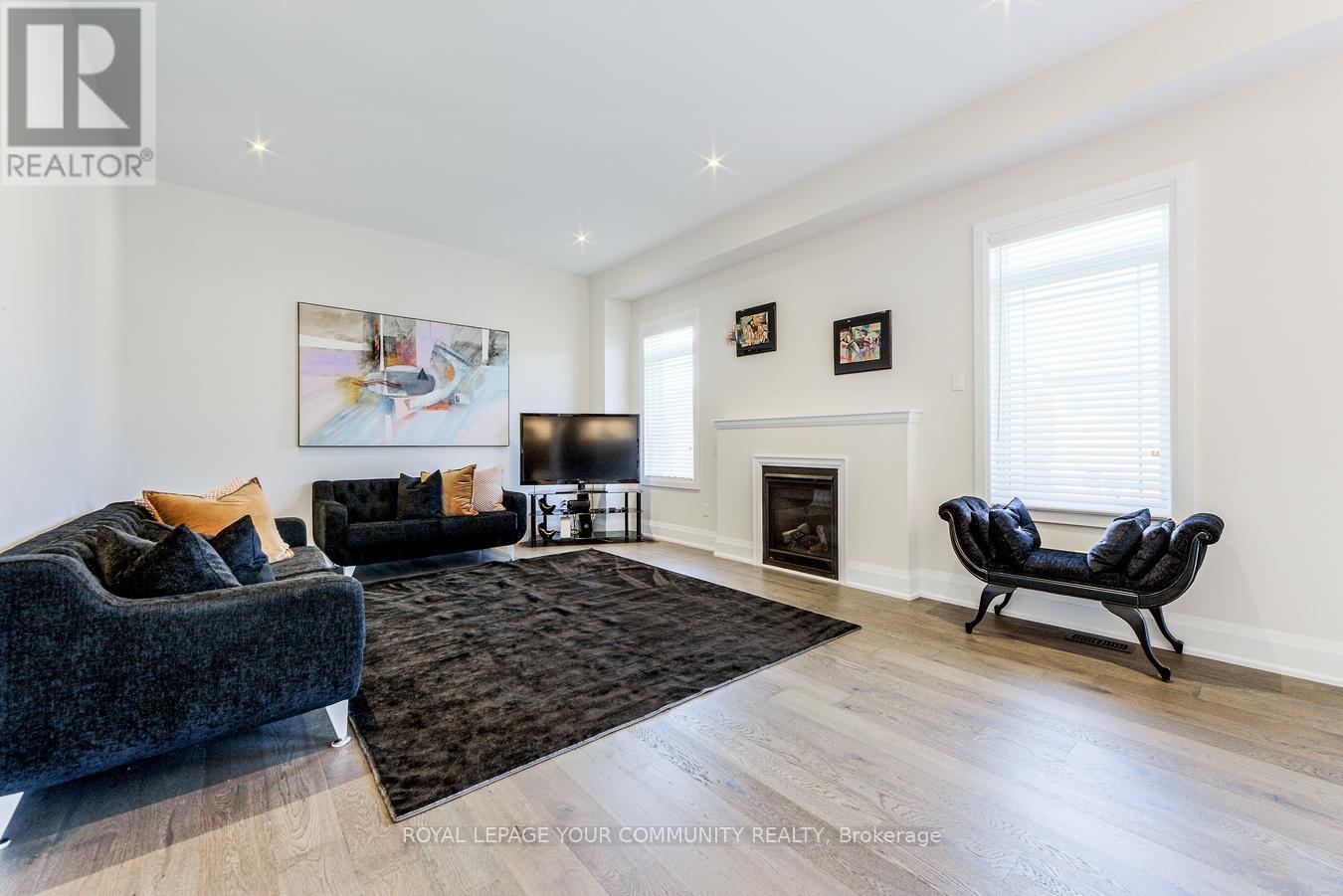 30 Tyndall Drive, Bradford West Gwillimbury, Ontario  L3Z 4G6 - Photo 16 - N12436905