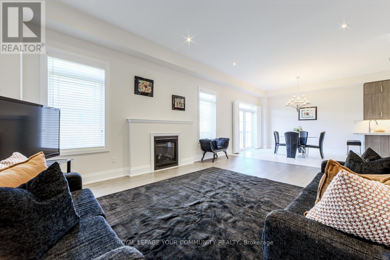 30 Tyndall Drive, Bradford West Gwillimbury, Ontario  L3Z 4G6 - Photo 17 - N12436905