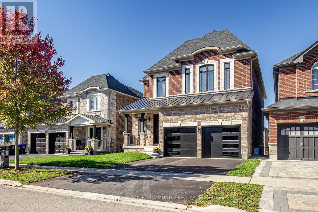 30 Tyndall Drive, Bradford West Gwillimbury, Ontario  L3Z 4G6 - Photo 2 - N12436905