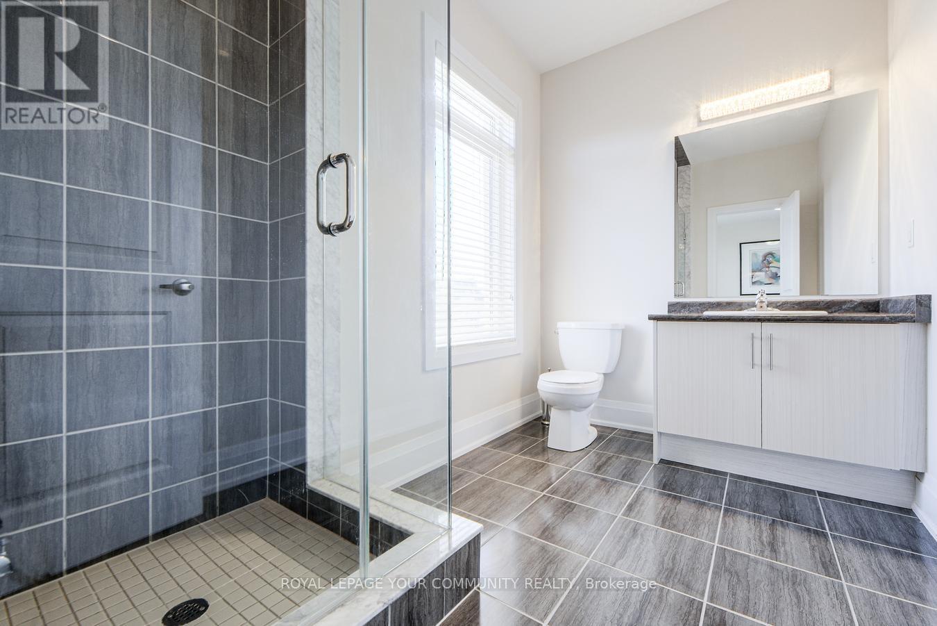 30 Tyndall Drive, Bradford West Gwillimbury, Ontario  L3Z 4G6 - Photo 34 - N12436905