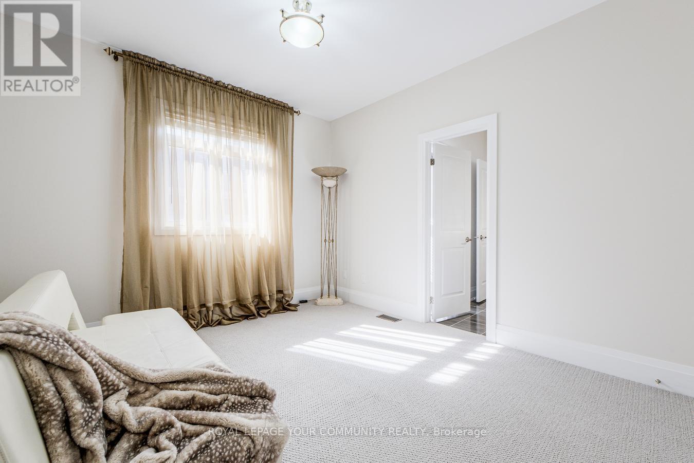 30 Tyndall Drive, Bradford West Gwillimbury, Ontario  L3Z 4G6 - Photo 37 - N12436905
