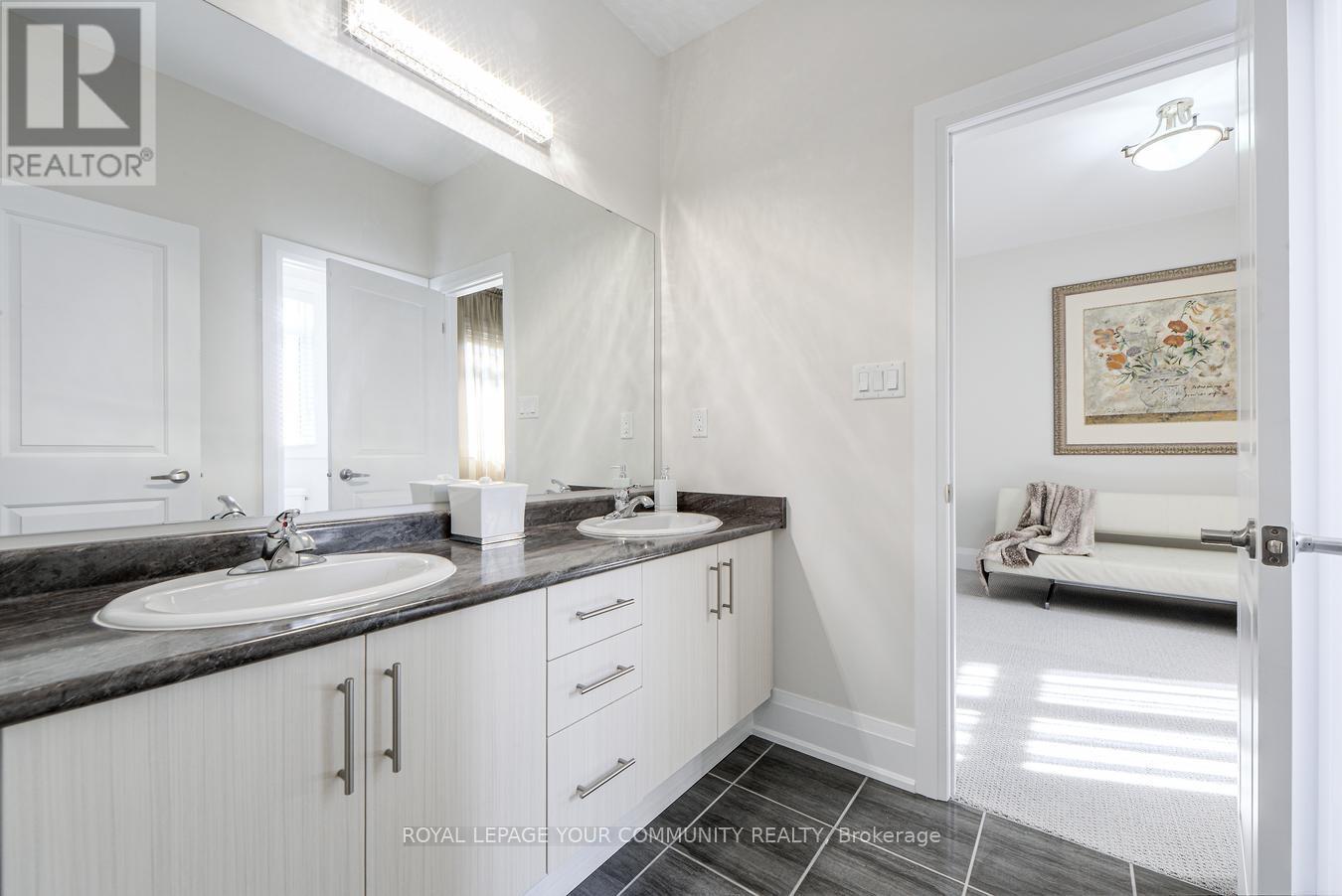 30 Tyndall Drive, Bradford West Gwillimbury, Ontario  L3Z 4G6 - Photo 40 - N12436905