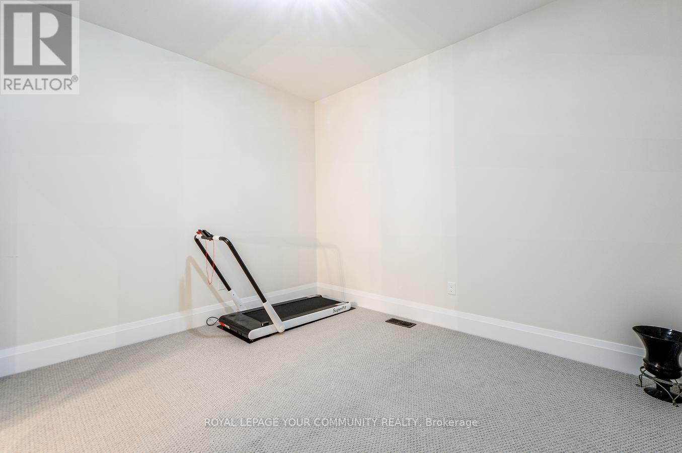 30 Tyndall Drive, Bradford West Gwillimbury, Ontario  L3Z 4G6 - Photo 44 - N12436905