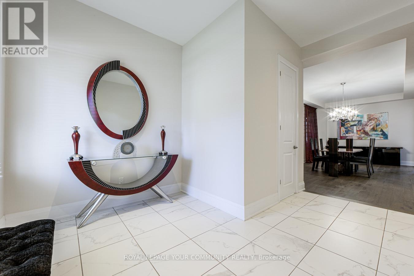 30 Tyndall Drive, Bradford West Gwillimbury, Ontario  L3Z 4G6 - Photo 6 - N12436905