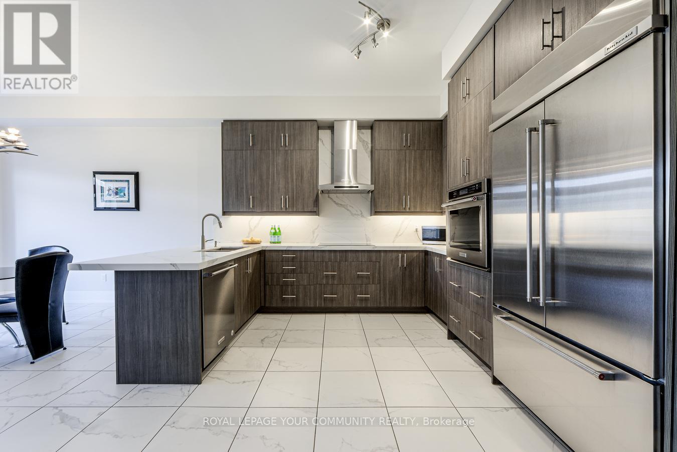 30 Tyndall Drive, Bradford West Gwillimbury, Ontario  L3Z 4G6 - Photo 9 - N12436905