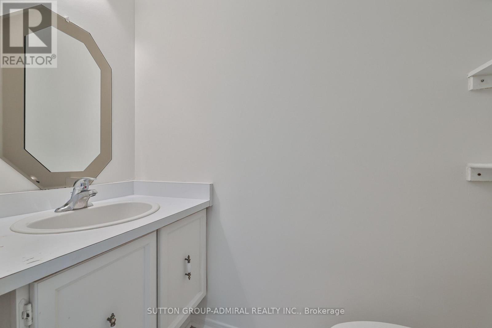 22 Cobblestone Drive, Markham, Ontario  L3T 4E4 - Photo 20 - N12436911