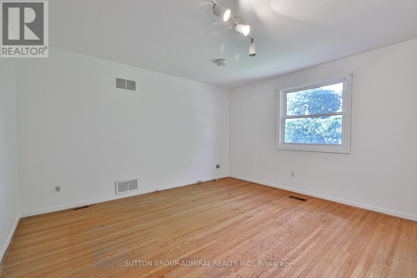22 Cobblestone Drive, Markham, Ontario  L3T 4E4 - Photo 35 - N12436911